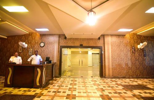 Faizabad Hotel | Hotel Trimurti By Carlton Suites