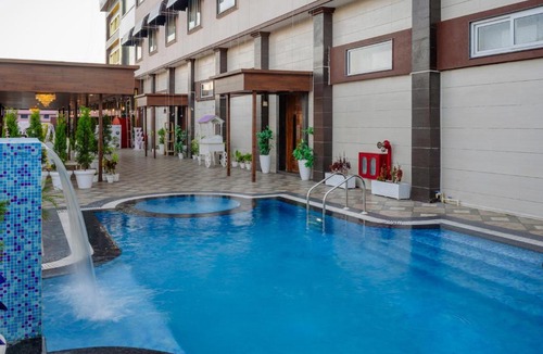 Dehradun Hotel | Hotel Vasdaa Grand