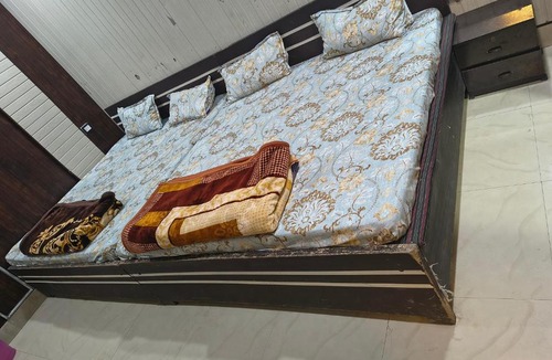 Mathura House | Hotel Vrindavan Near Prem Mandir Distance 15 min