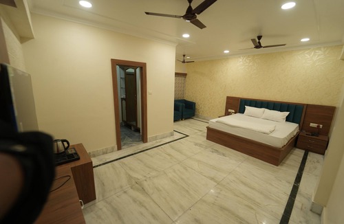 Civil Lines Hotel | Icon Residency Inn