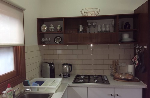 Strathalbyn Cottage | Ideal location to explore historic Strathalbyn, Wineries, good food and scenery