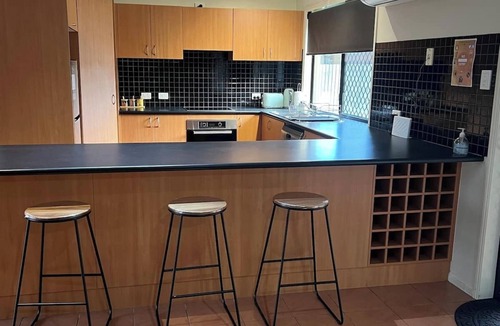 Annandale House | Ideal Long-Term Family Home Near Hospital,JCU & Schools in Annandale