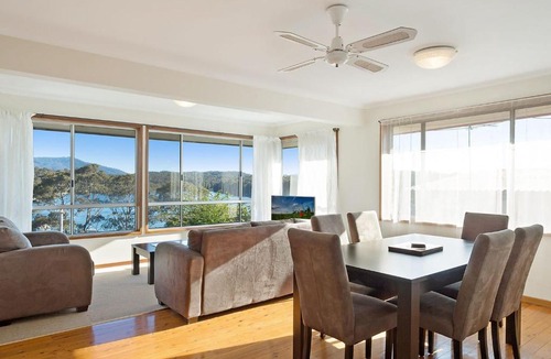 Narooma House | Inlet Views at The Loop