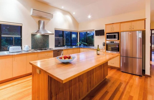 Quedjinup House | Innisfree—Tranquil Stilted Retreat Near Yallingup