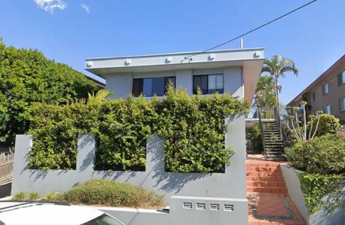 St. Lucia Apartment | Ironside Catchment: 3-Month Executive Family Base. Walk to UQ & Ferry.