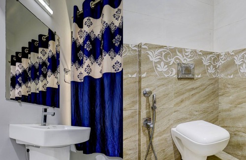 Mahadevpet Hotel | Itsy By Treebo - Hill View