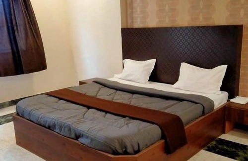 Kolhapur Hotel | J J Lodging