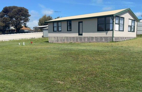 Para Wurlie House | Janet's Rest at Point Turton. A nostalgic escape nestled on the Yorke Peninsula