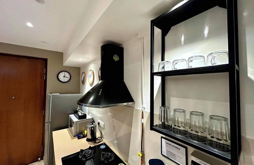 Thane West Apartment | Japanese Studio Hiranandani Estate WiFi