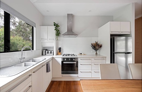 Rosa Glen Bed & Breakfast | Jarrah Grove Forest Retreat - Serenity Luxury Chalets