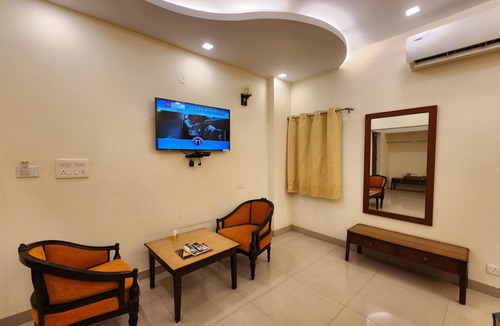 Dharuhera Hotel | Jungle Babbler Tourist Resort