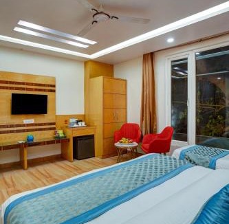 Paharganj Hotel | Just Renovated - Hotel Krishna Palace With Parking - New Delhi, Paharganj