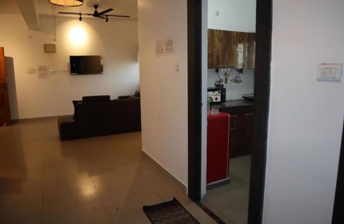 Mahmoorganj Apartment | Kashidhya K-507 Sigra two bedroom apt