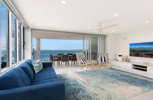 Kings Beach Apartment | Kings Edge Unit 10 Kings Beach QLD