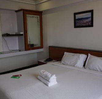 Mylapore Tiruvallikk Hotel | Kingscross Residency