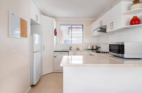 Kingswood House | Kingswood Cosy Estate/11BR