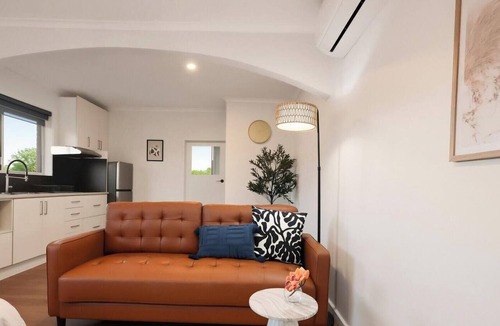 Broadmeadows House | KozyGuru | Broadmeadows | Gateway to Melbourne