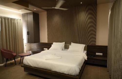 Badami Bed & Breakfast | Kusum Resort