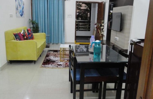 Koramangala Apartment | Lakeside Grand 302 with Wifi and lift, Non AC
