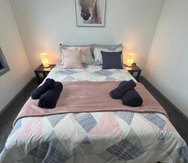 Raymond Terrace Apartment | Lakeside Residence