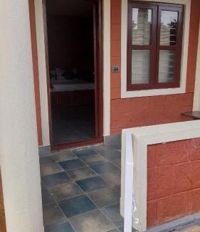Ponnampet House | Lakeview Homestay Cottage AC room