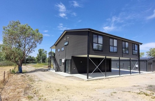 Walker Flat House | Large home on the water with boat ramp and jetty