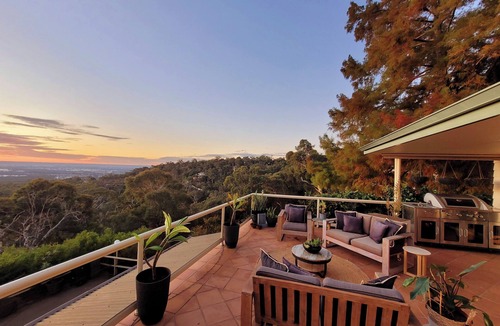 Gooseberry Hill House | Lascelles Lookout - A Haven On The Hill with uninterrupted views of Perth