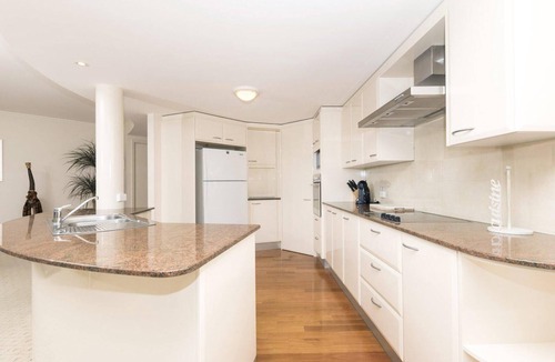Forster Apartment | Le Point 101 - Walking distance to Main Beach