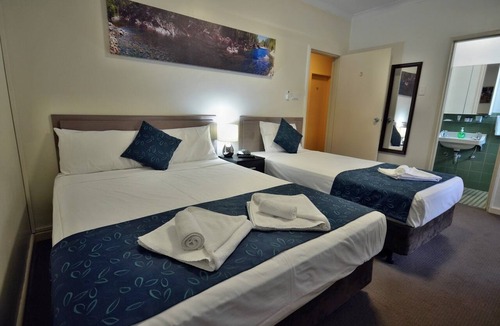 Ingham Hotel | Lees Hotel