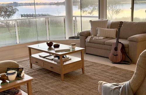 Goolwa South House | Leeside - Riverfront Relaxation
