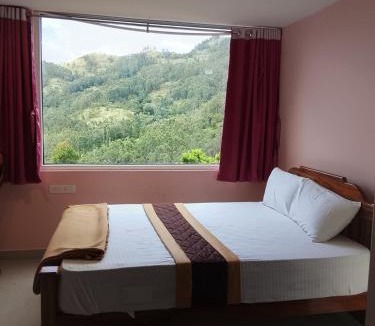 Periyur Hotel | Lemon Grass Resort Inn