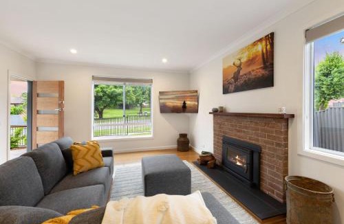 Myrtleford House | Lemon & Myrtle Cottage