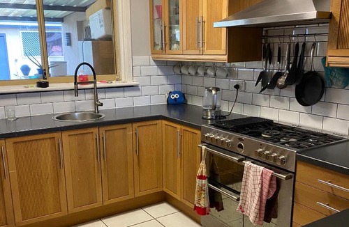 Warnbro Bed & Breakfast | Lg Qs Rm Private Luxury Bathrm Strictly NON SMOKERS and Genuine Travellers ONLY over 25