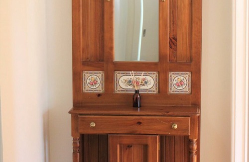 Mount Gambier House | Light-filled comfortable 3 B/R 2 bathroom family home. Dogs by negotiation .