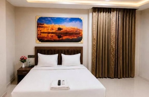 Amer Fort Road Hotel | Lime tree Hotels & Banquet Jal mahal Jaipur