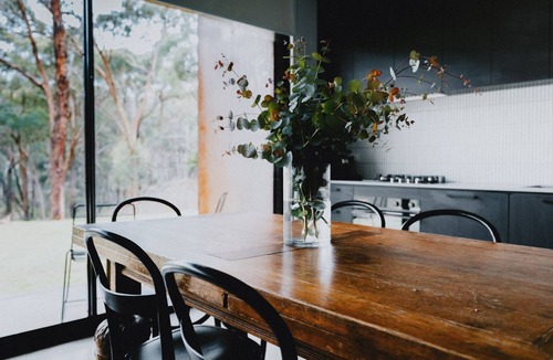 Hepburn Springs House | Lithic House-beautiful bush setting