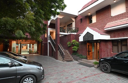 Kanpur Hotel | Little Chef Hotel