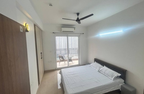 Noida Apartment | Live the moment with your family and friends @low cost with luxury