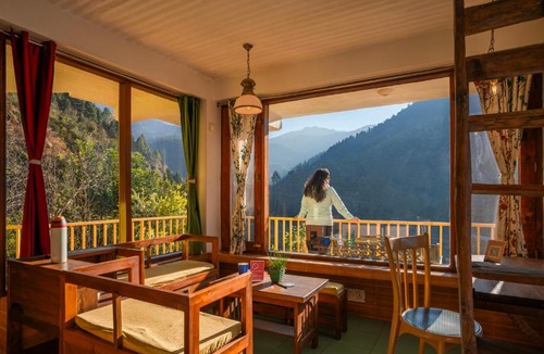 Mussoorie Hotel | LiveAway Mussoorie, Kempty by PACK