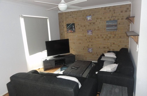 Brompton House | Location, Location, Location and a comfy space townhouse all in one