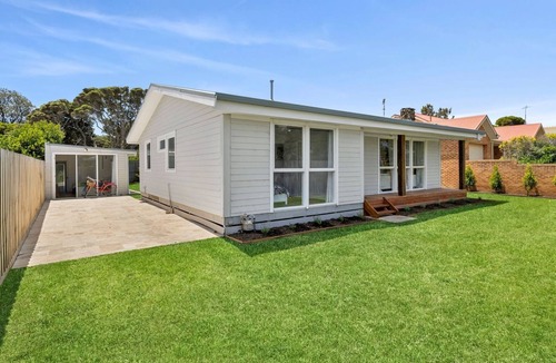 Point Lonsdale House | Lonsdale By The Sea in Point Lonsdale