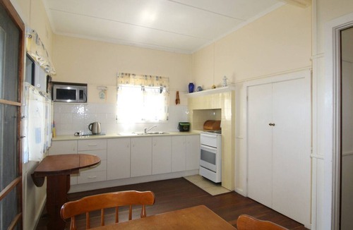 Crescent Head House | Lorikeet Retreat, 11 Hodgson Street