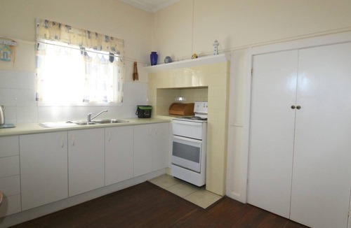 Crescent Head House | Lorikeet Retreat, 11 Hodgson Street
