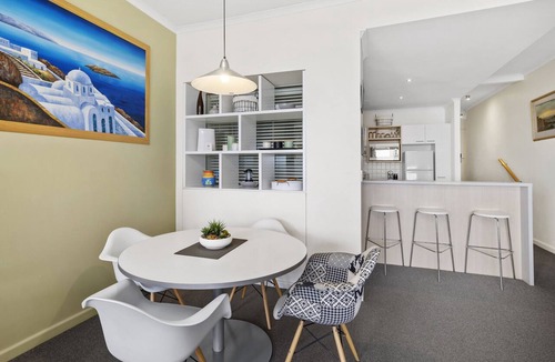 Lorne Hotel | Lorne Beachfront Accommodation