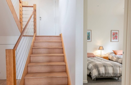 Lorne House | Lorne Ocean View - Amazing Ocean Views with 4 bedrooms and excellent facilities