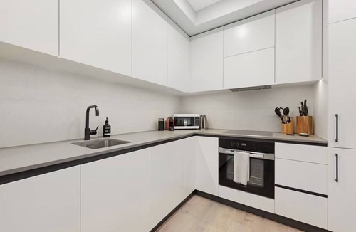 North Melbourne Apartment | Love Peace and Style - No Carpark