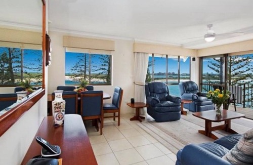 Golden Beach Apartment | Lowanna U8 | Absolute Waterfront at Bulcock Beach