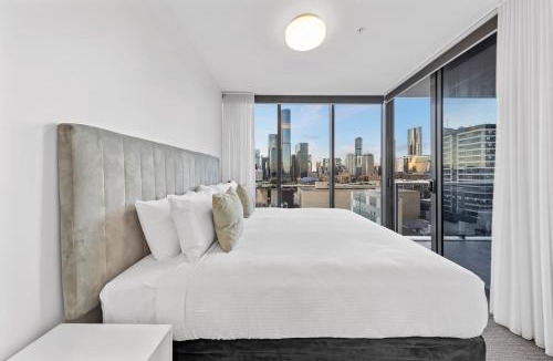 South Brisbane Apartment | Lucid Apartments by CLLIX