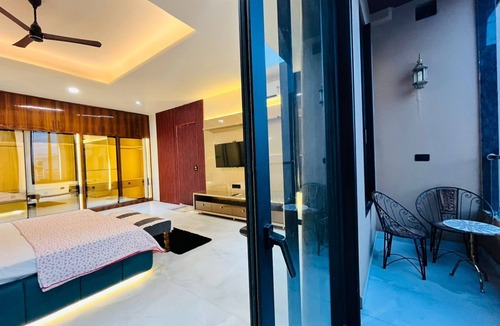 Mayapur Resort | Luxurious 3-bedroom resort in Haridwar with Private pool, steam and jacuzzi