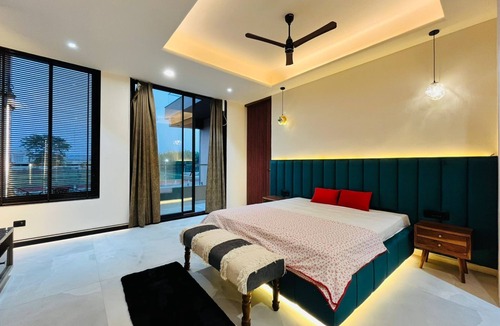 Mayapur Resort | Luxurious 3-bedroom resort in Haridwar with Private pool, steam and jacuzzi